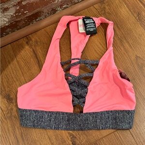 NWT Victoria Secret Pink Ultimate sports Bra